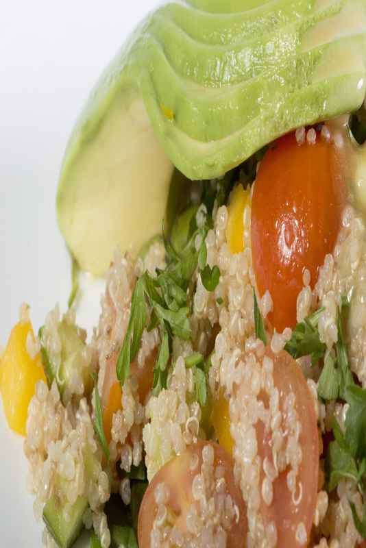 Low-calorie avocado quinoa salad