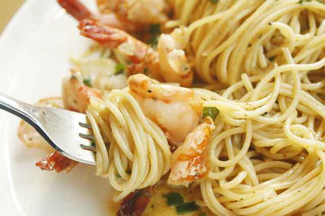 Lemon Butter Garlic Shrimp Pasta