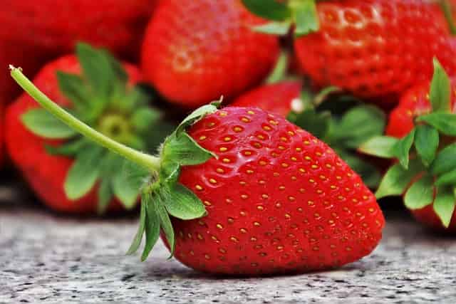 Strawberries - Low-Calorie Fruits